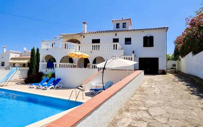 Vista exterior de Casa o xalet en venda en L'Escala amb Calefacció, Jardí privat i Piscina