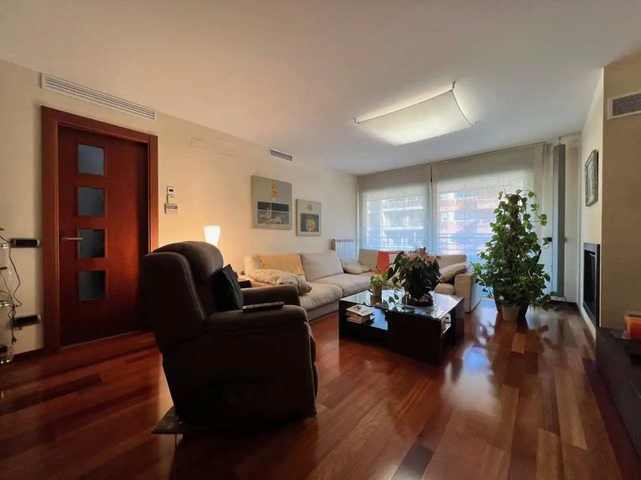 Sala de estar de Piso en venta en Manresa con Aire acondicionado, Calefacción y Parquet