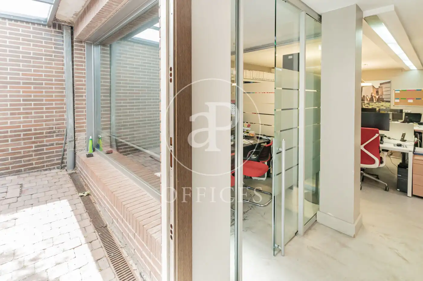Office for rent in Madrid  with Air Conditioner