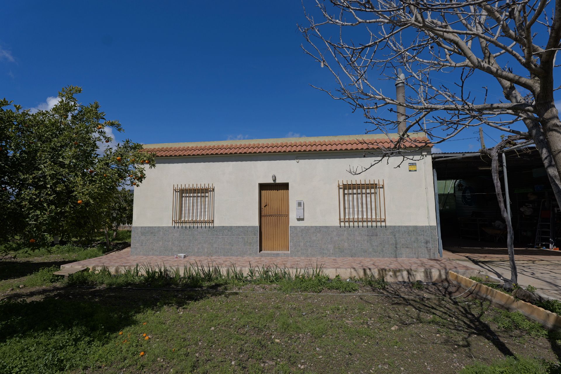 Vista exterior de Casa o xalet en venda en Berja amb Jardí privat, Piscina i Moblat