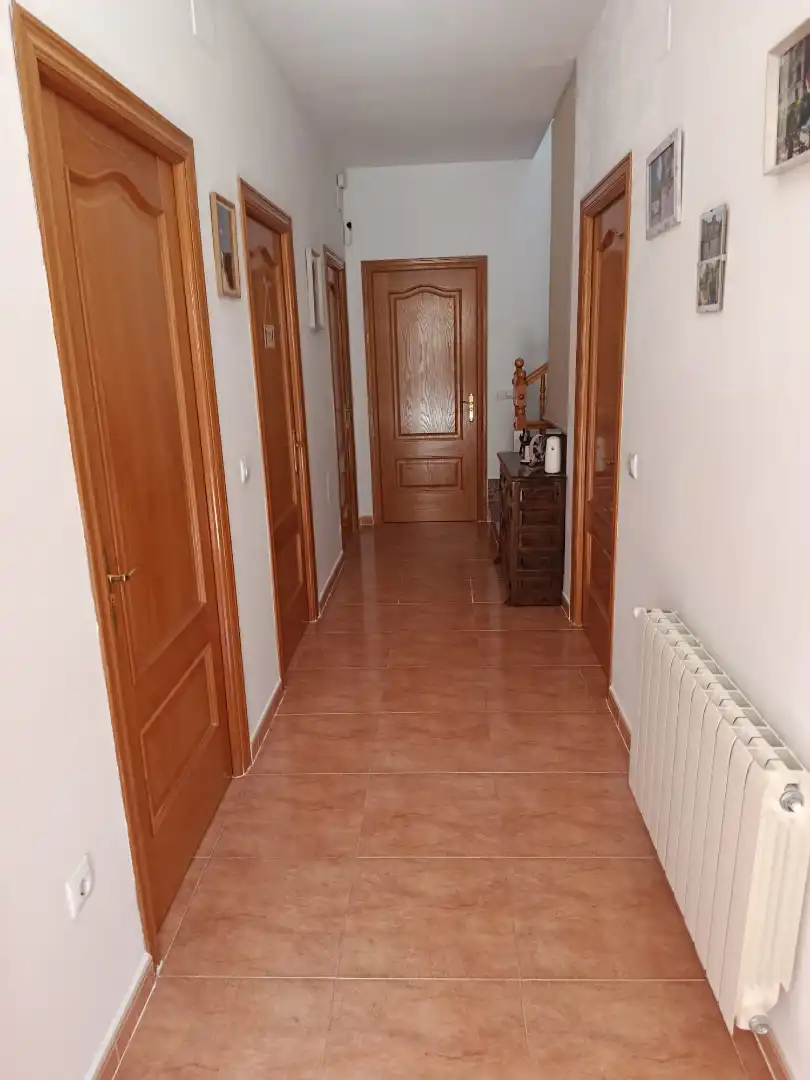 Casa adosada en venda en Mota del Cuervo amb Calefacció, Terrassa i Moblat