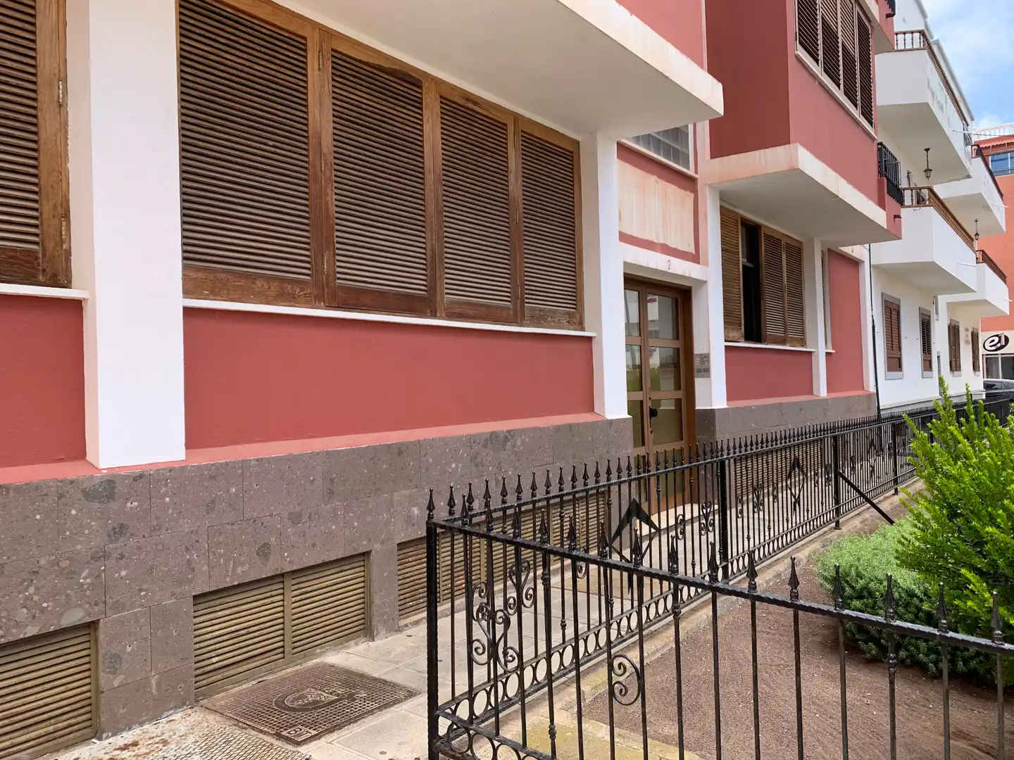 Vista exterior de Oficina en venda en Gáldar