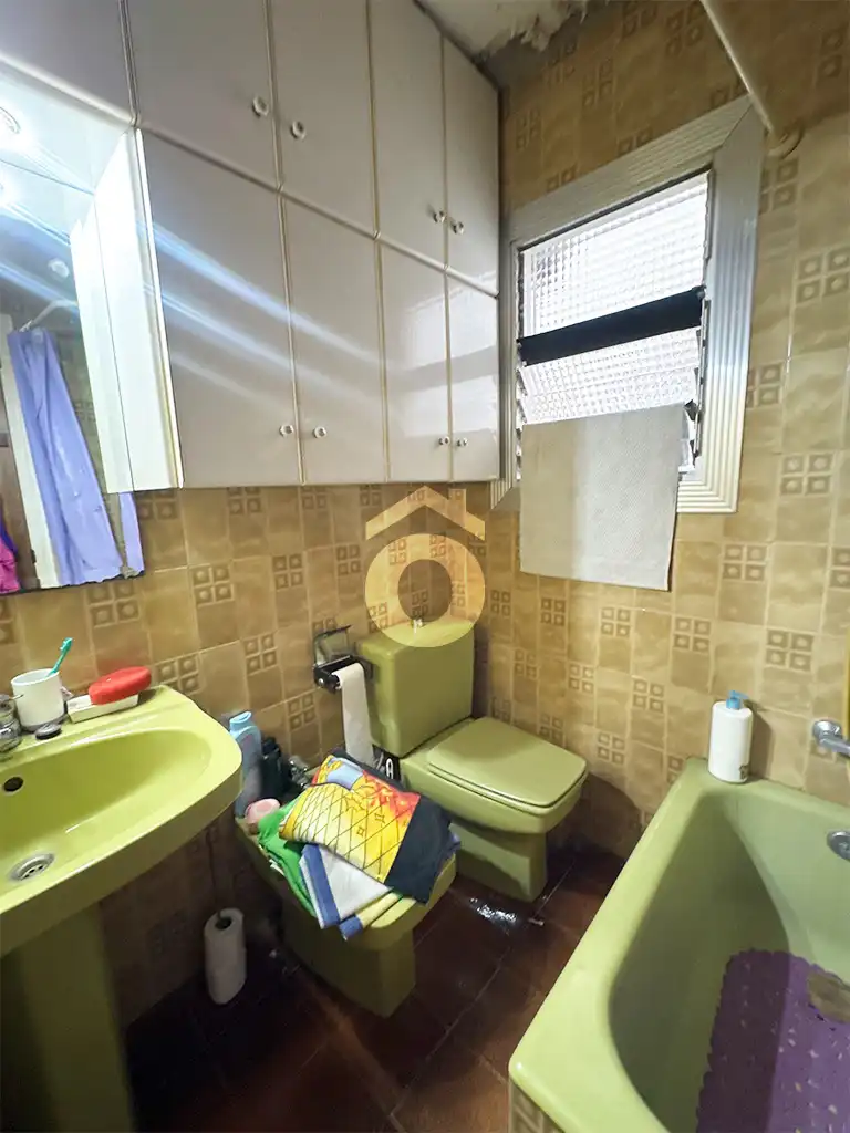 Badezimmer von Wohnung zum Verkauf in Martorell mit Balkon