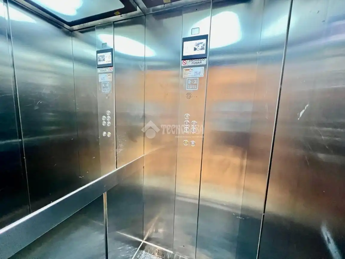 Flat for sale in Madrid  with Air Conditioner and Heating