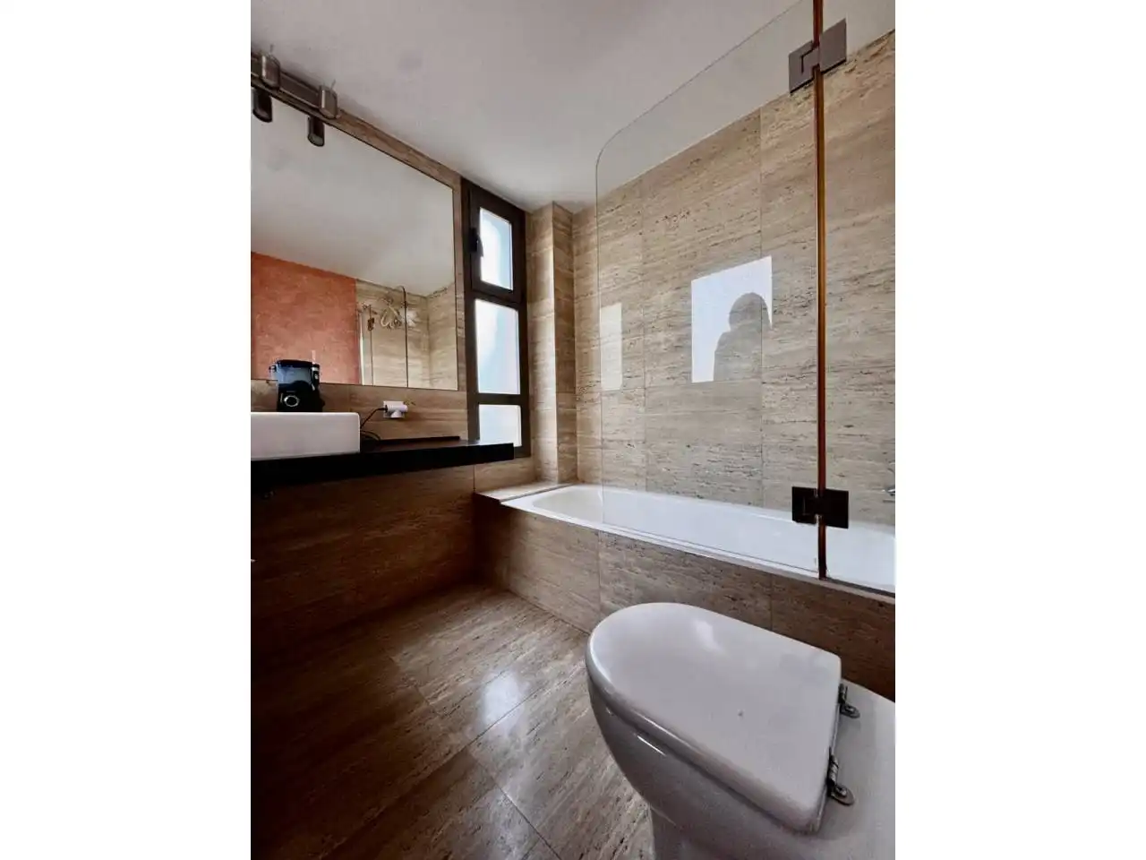 Bany de Apartament de lloguer en  Palma de Mallorca amb Parquet i Piscina comunitària