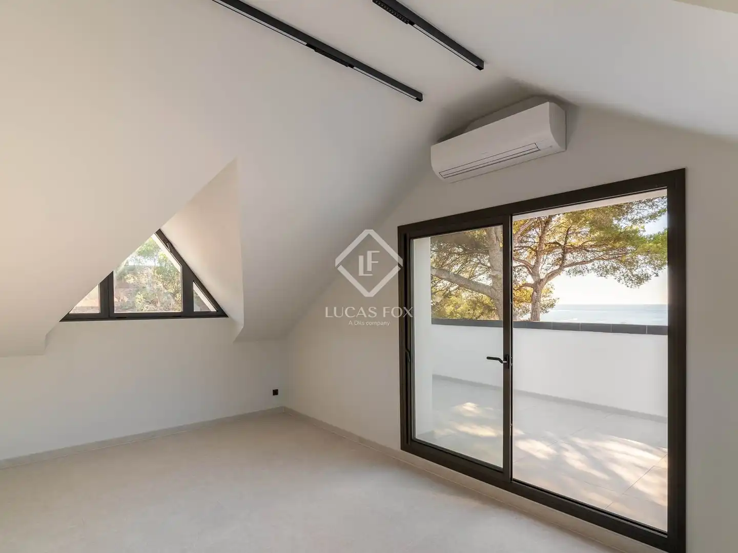 Habitación de Casa o chalet en venta en Castelldefels con Aire acondicionado, Jardín privado y Trastero