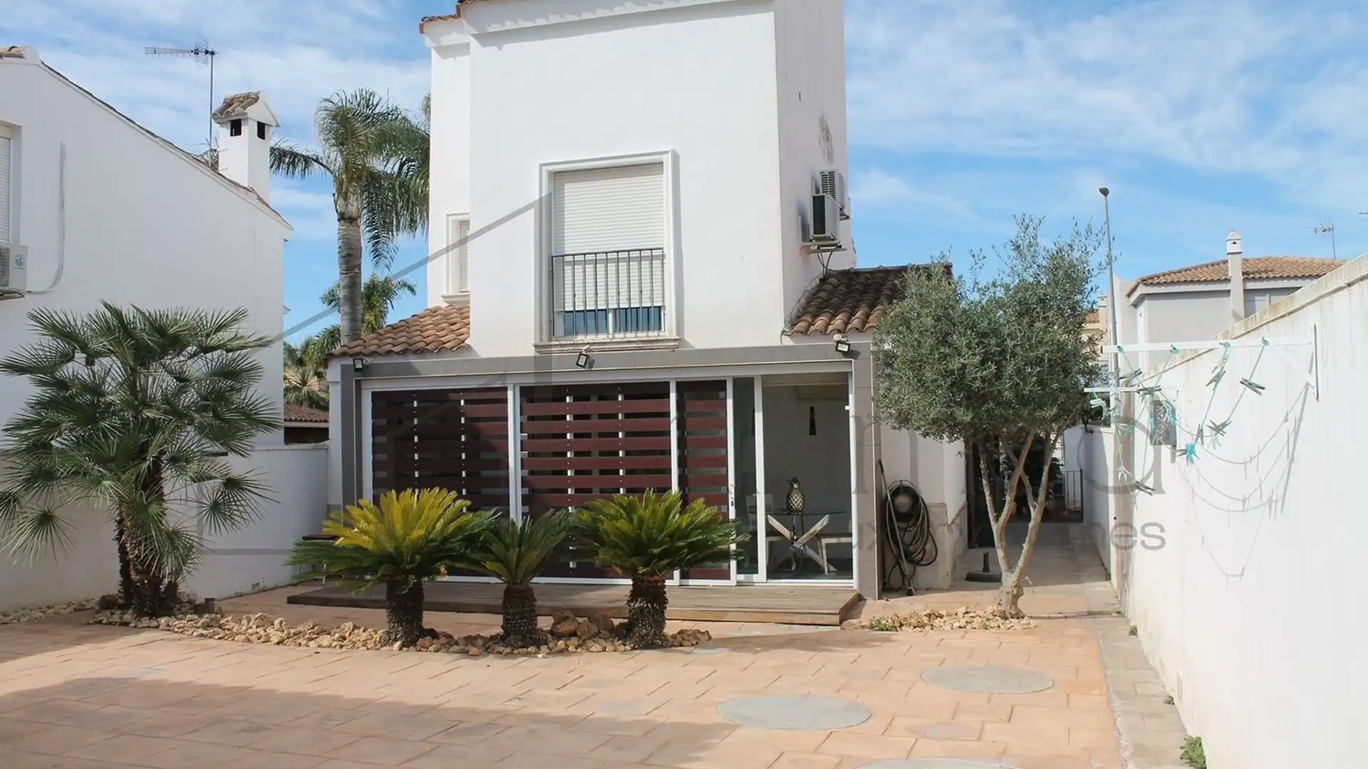 Exterior view of Houses for sale in La Pobla de Vallbona  with Air Conditioner, Private garden and Terrace