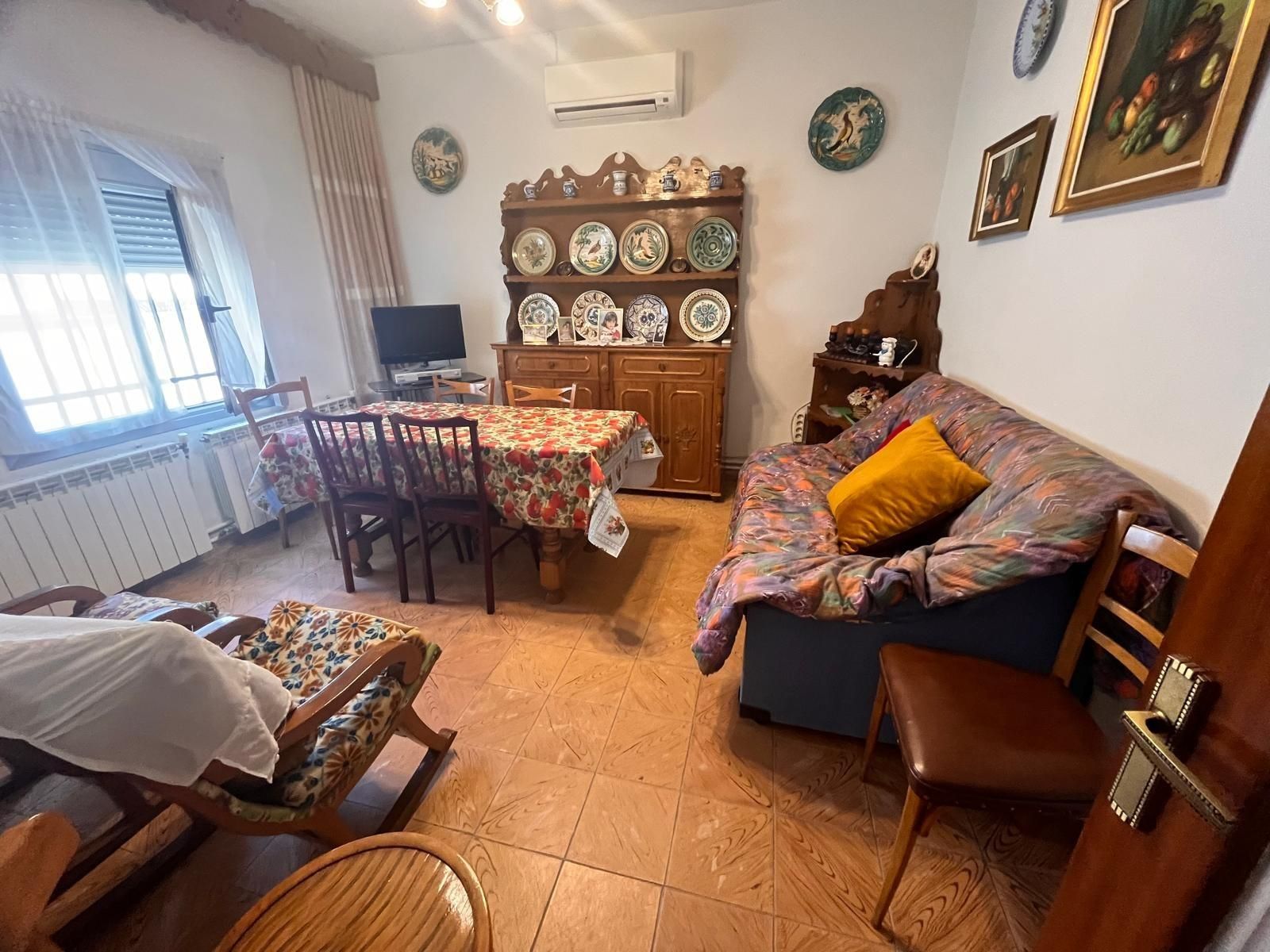 Sala de estar de Casa o chalet en venta en Recas con Aire acondicionado, Calefacción y Jardín privado