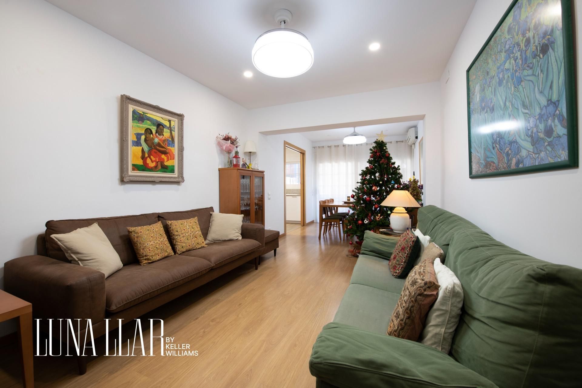 Sala de estar de Piso en venta en Gavà con Aire acondicionado, Calefacción y Parquet