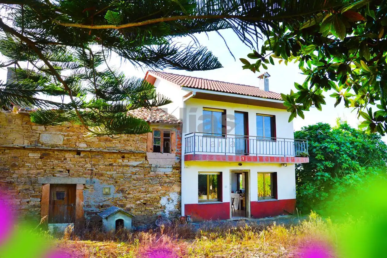 Vista exterior de Casa o chalet en venta en Cabana de Bergantiños con Jardín privado y Amueblado