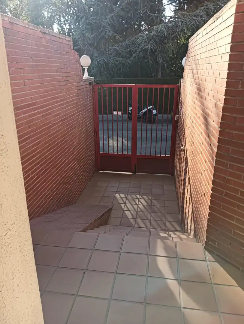 Piso en venta en Las Rozas de Madrid con Calefacción, Jardín privado y Piscina comunitaria