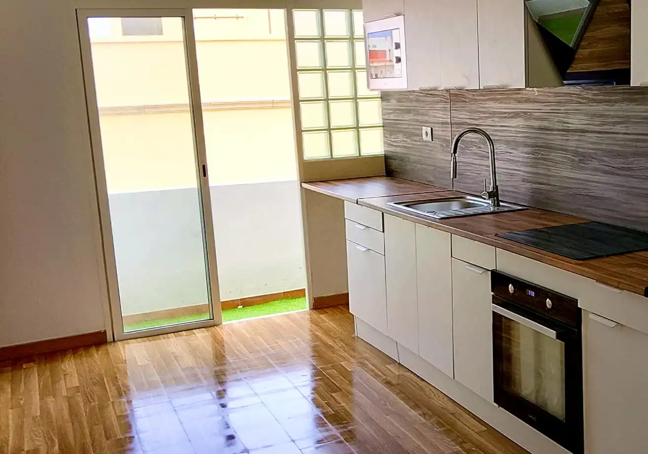 Cocina de Piso en venta en Arico con Horno, Microondas y Balcón