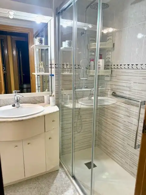 Bathroom of Flat for sale in Cerdanyola del Vallès  with Heating, Oven and Balcony