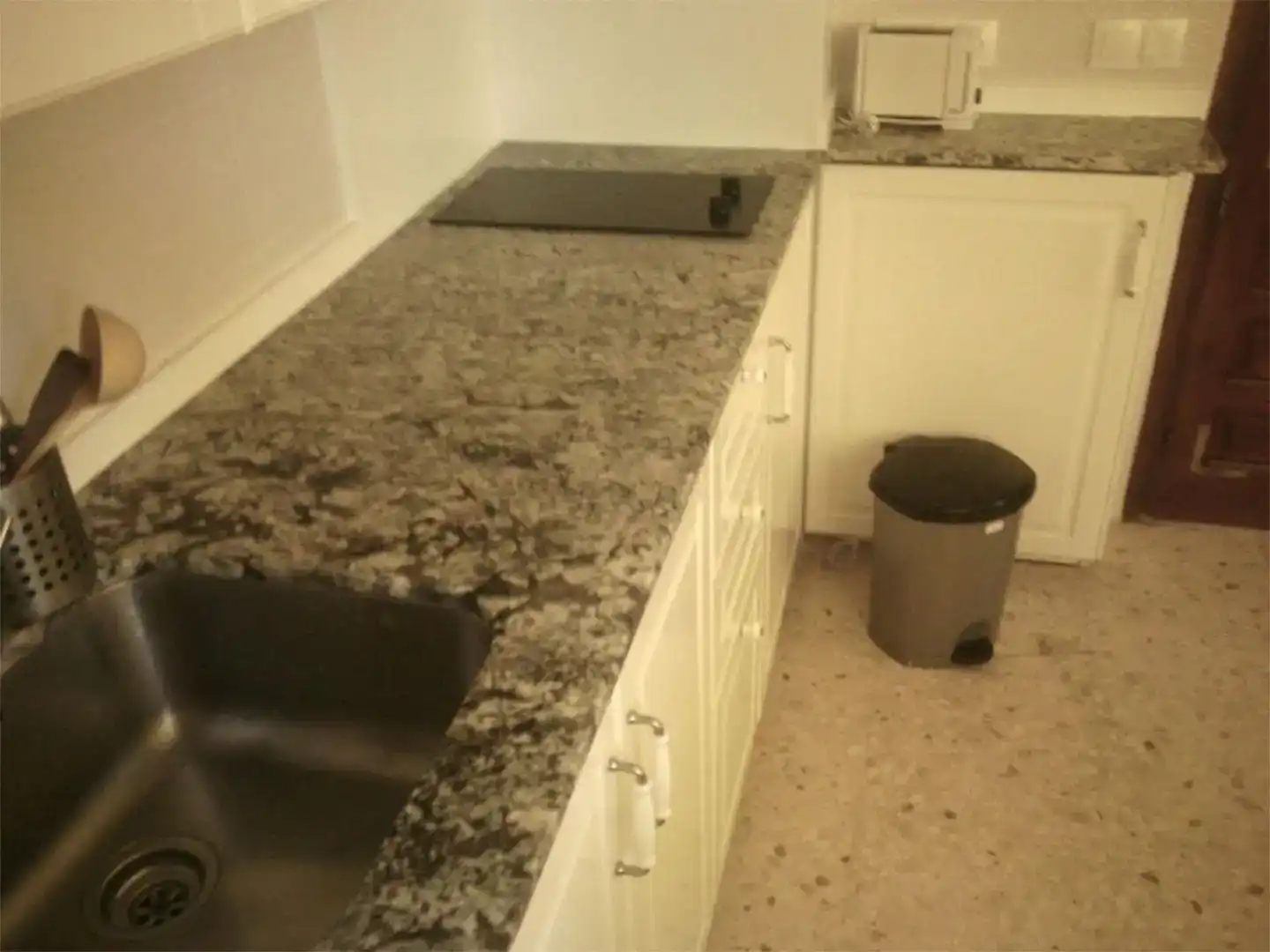 Cuina de Apartament de lloguer en Dénia amb Aire condicionat, Jardí privat i Piscina
