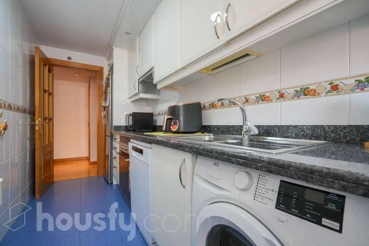 Cocina de Piso en venta en Madrid con Aire acondicionado, Calefacción y Jardín privado