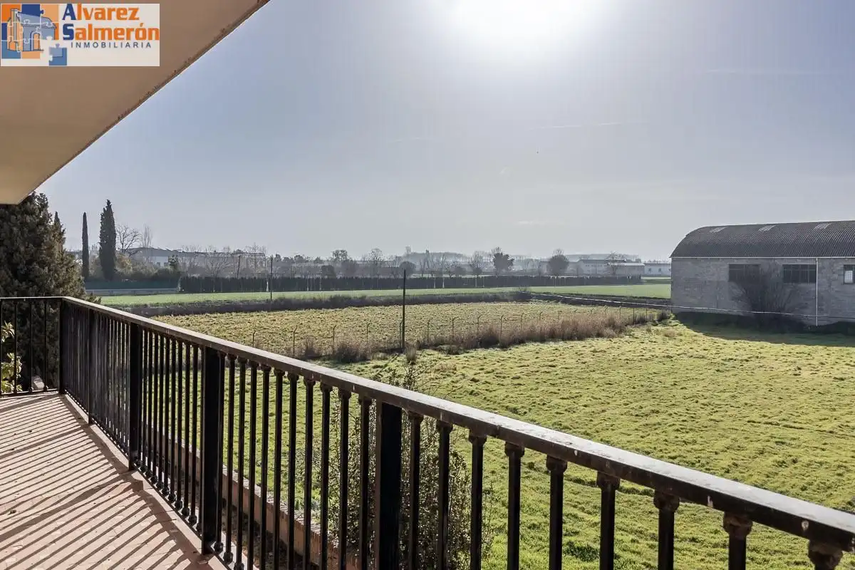 Casa rústica amb piscina en venda a Santa Fe, imagen 38