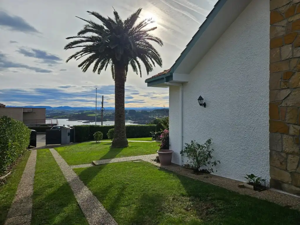 Vista exterior de Casa o chalet en venta en Gozón