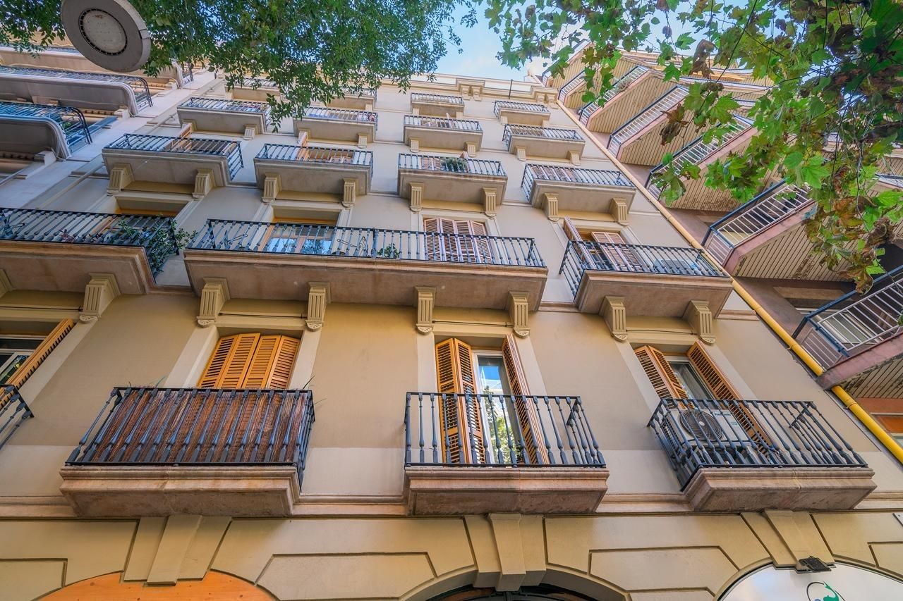 Vista exterior de Planta baixa en venda en  Barcelona Capital amb Aire condicionat, Calefacció i Parquet