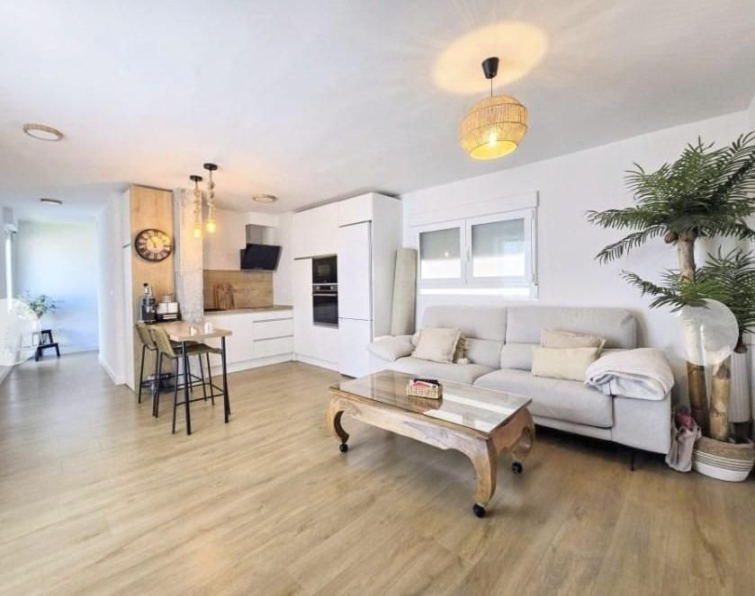 Sala d'estar de Dúplex en venda en Aspe amb Terrassa