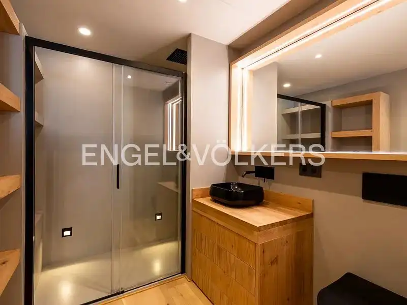 Bathroom of Flat for sale in Barcelona  with Air Conditioner and Heating