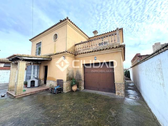 Casa-chalet en Venta en Ctra Jerez - Ctra del Puerto