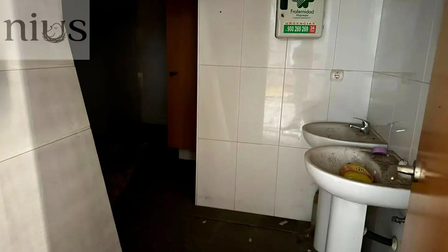 Baño de Nave industrial en venta en Silla
