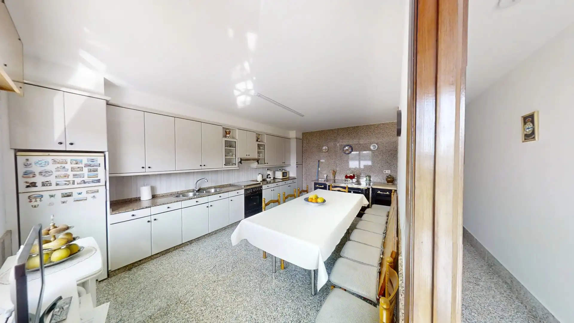 Cuina de Casa o xalet en venda en Abegondo amb Calefacció, Jardí privat i Traster