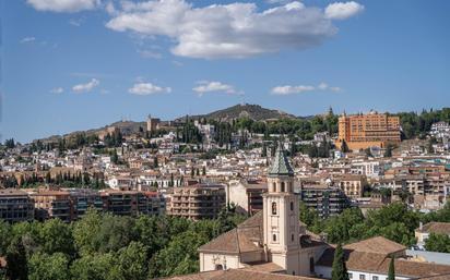 Vista exterior de Pis en venda en  Granada Capital amb Balcó