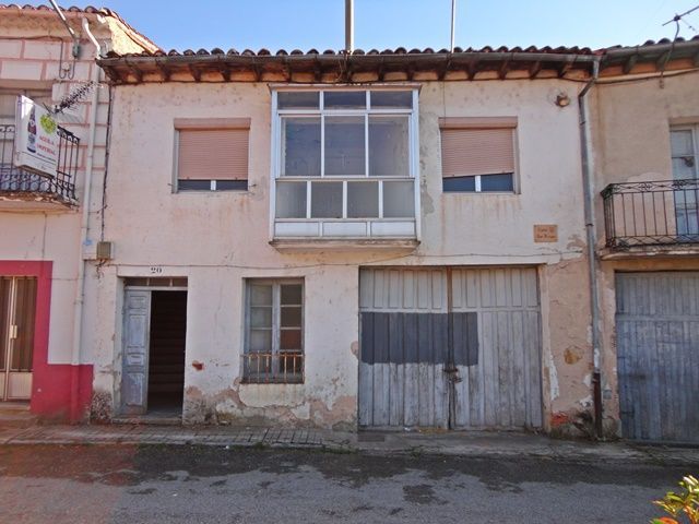 Exterior view of Single-family semi-detached for sale in Hontoria del Pinar  with Private garden and Storage room