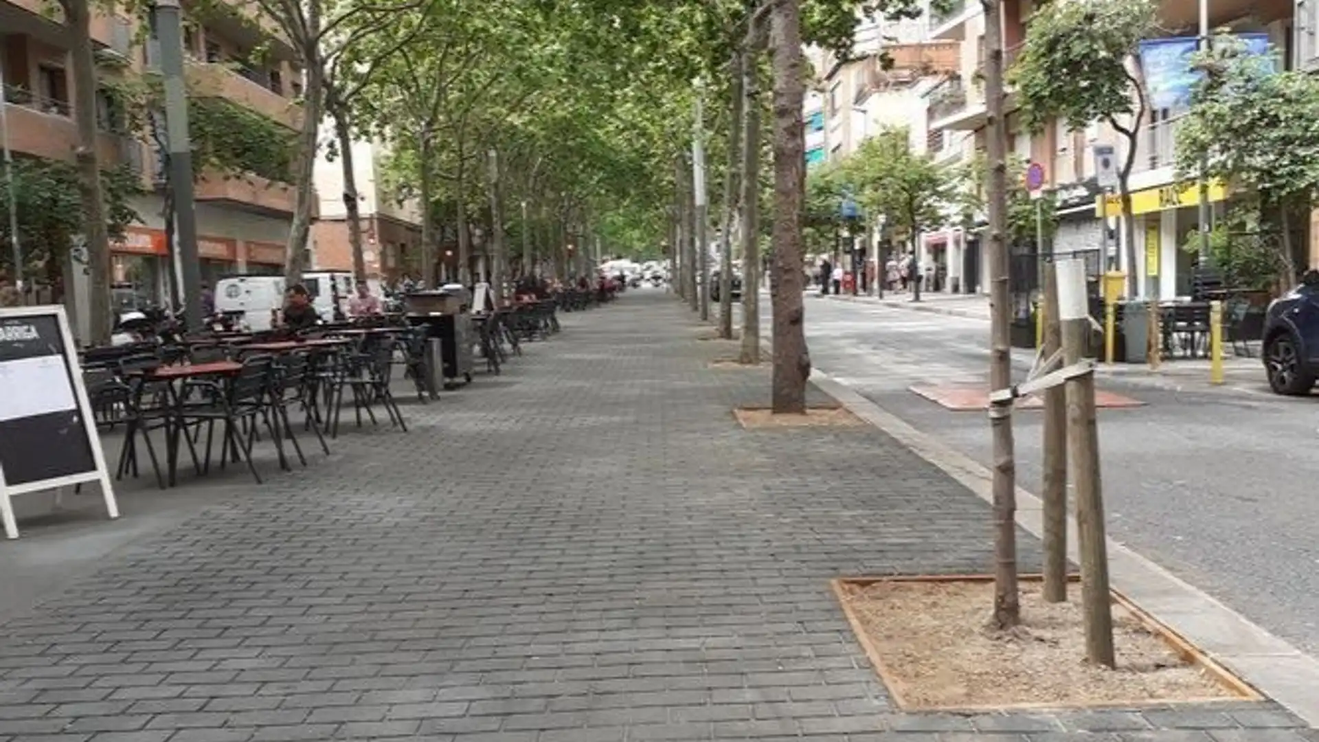 Vista exterior de Local en traspaso en  Barcelona Capital con Aire acondicionado, Calefacción y Terraza