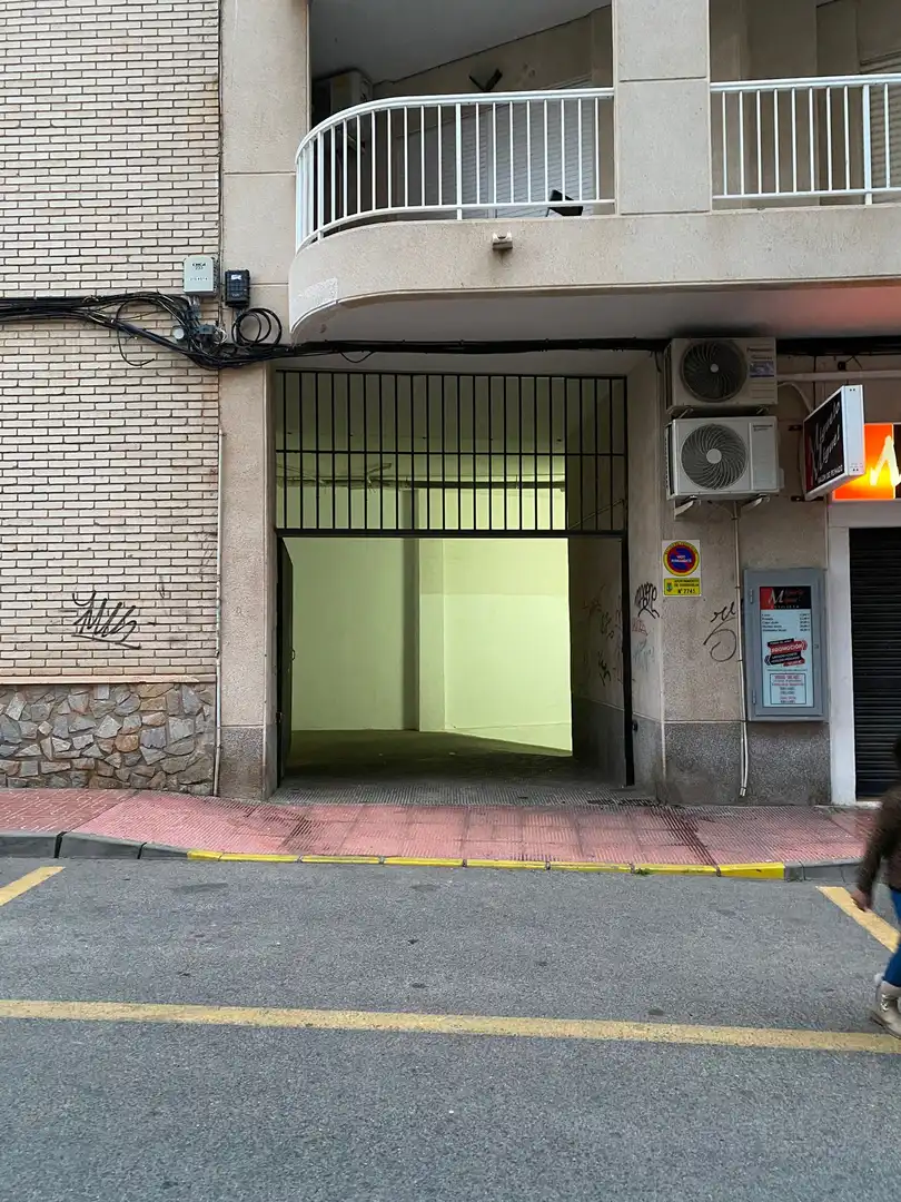 Außenansicht von Garage zur Miete in Torrevieja