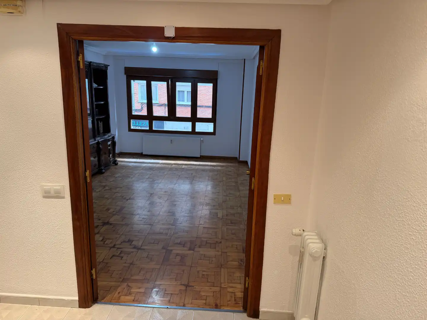 Pis en venda en Oviedo  amb Calefacció, Parquet i Terrassa