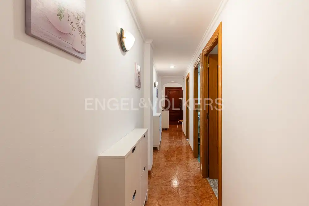 Flat for rent in Valencia  with Air Conditioner, Heating and Furnished
