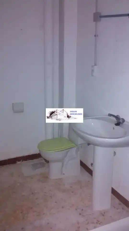 Local comercial en alquiler en Travesia Xoan, imagen 8