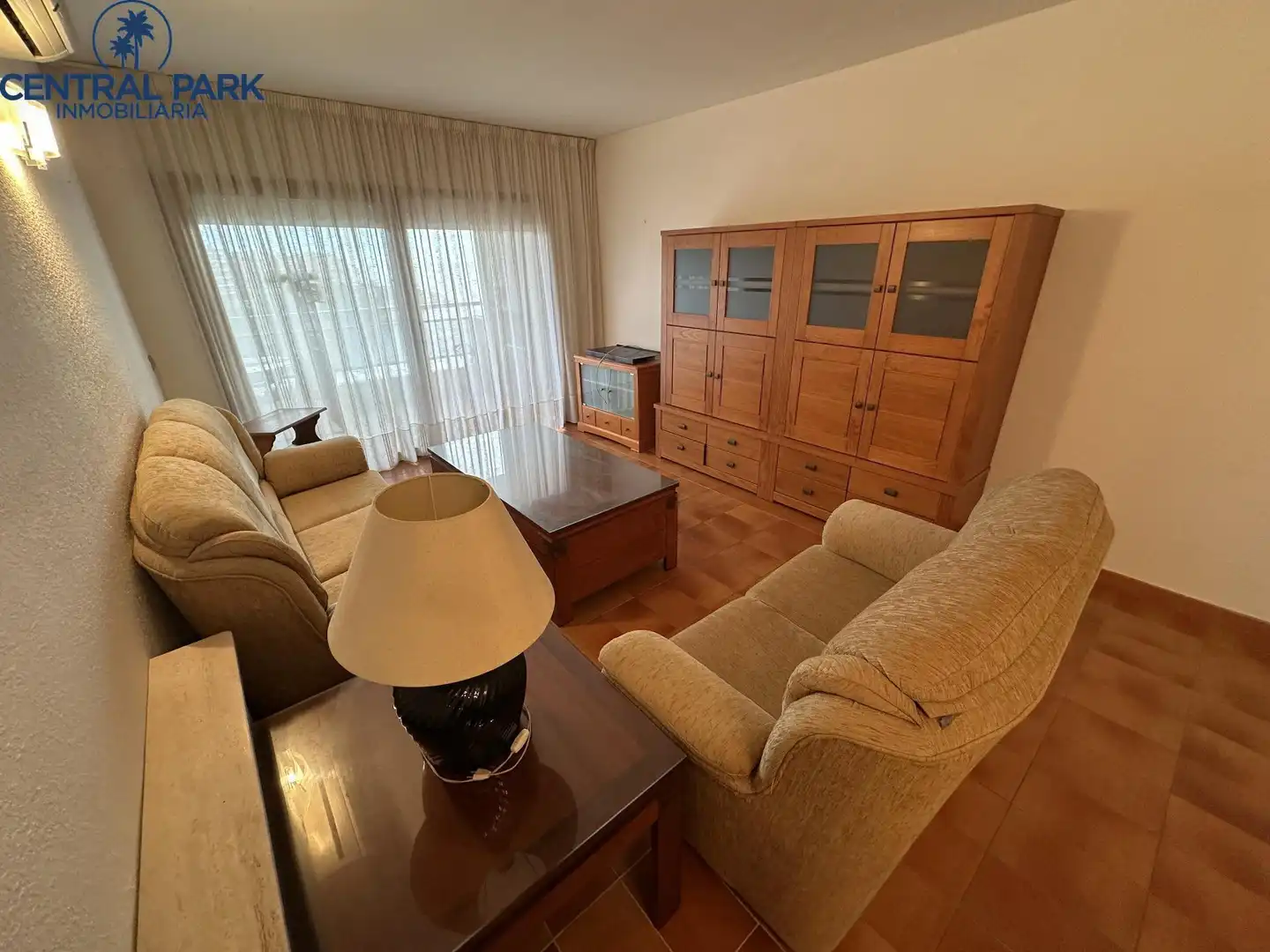 Sala de estar de Apartamento en venta en Salou con Aire acondicionado, Terraza y Amueblado
