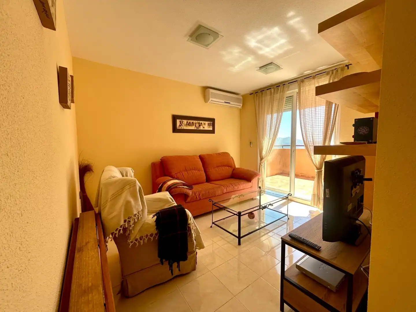 Sala d'estar de Pis en venda en Vícar amb Aire condicionat, Terrassa i Moblat