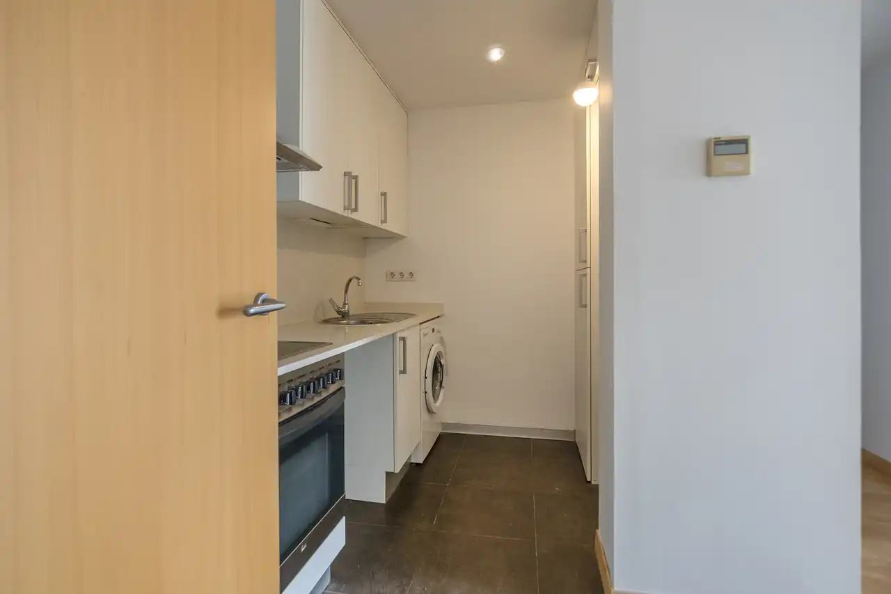 Cuina de Pis en venda en Barcelona amb Aire condicionat, Terrassa i Traster