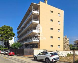 Vista exterior de Pis en venda en Roses amb Aire condicionat, Terrassa i Piscina