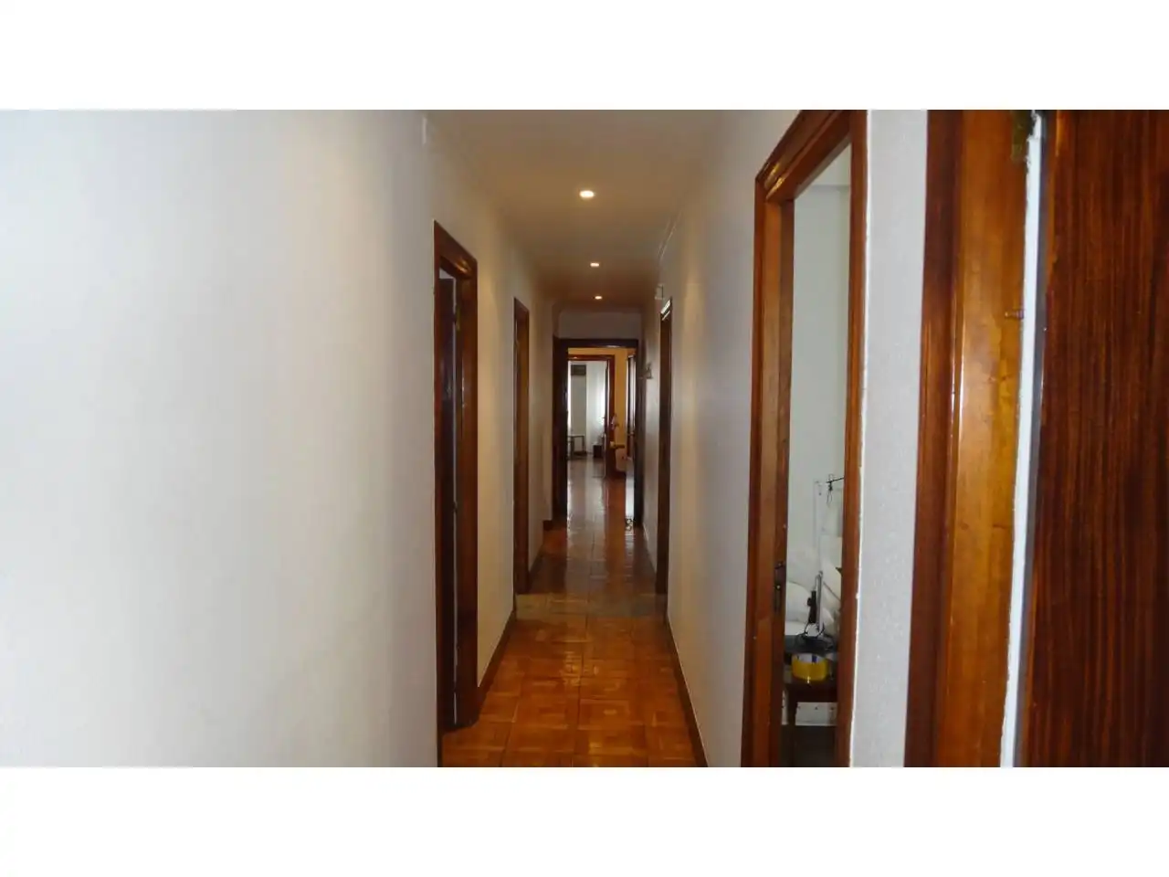 Piso en venta en  Pamplona / Iruña con Calefacción, Parquet y Trastero