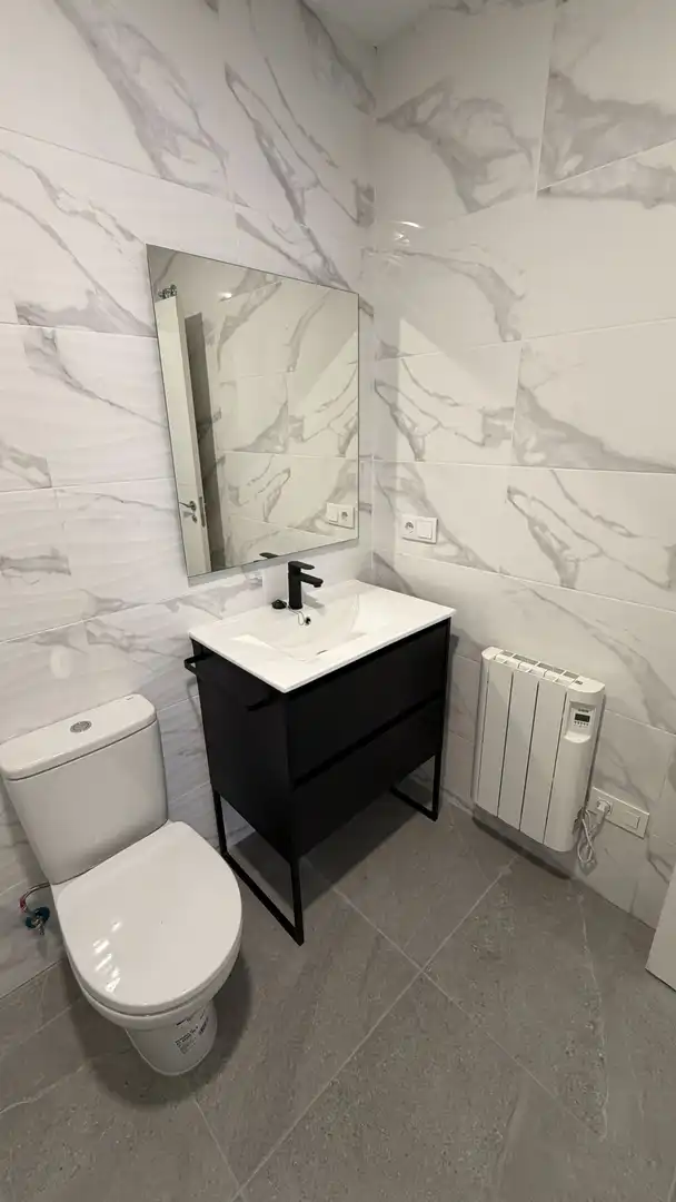 Bany de Apartament en venda en Valladolid amb Calefacció