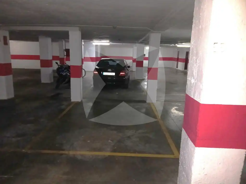 Garatge de lloguer a Plaza de Antonio Zoido Diaz, Maria Auxiliadora - Barriada de Llera