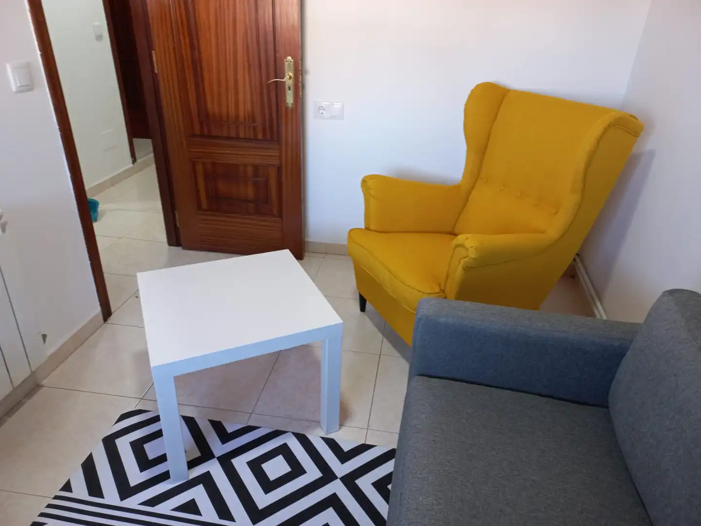 Living room of Flat for rent in Santiago de Compostela   with Heating, Furnished and Oven