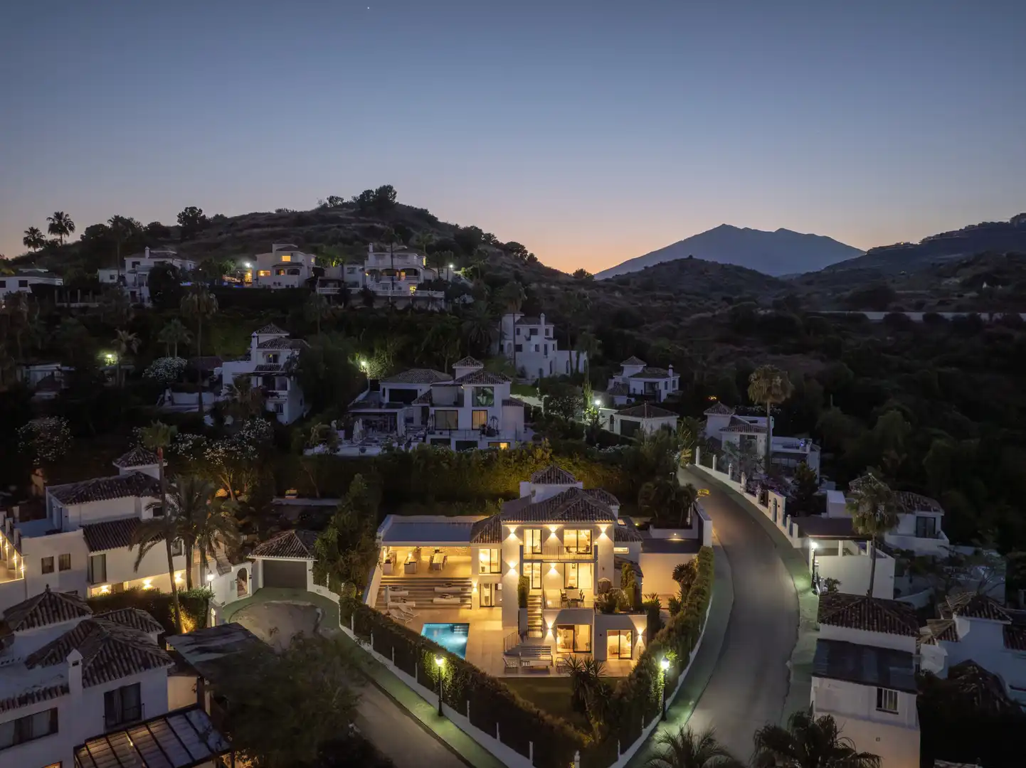 Casa amb piscina en venda a Nueva Andalucía, imagen 3