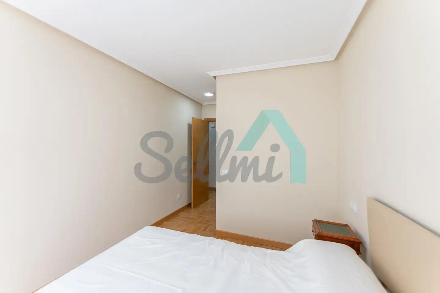Bedroom of Flat for rent in Oviedo   with Heating, Parquet flooring and Storage room