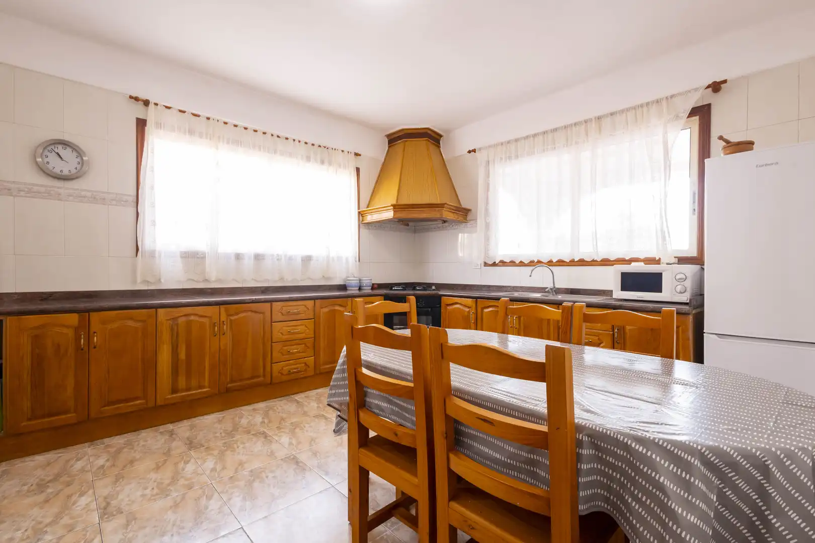 Küche von Einfamilien-Reihenhaus zum Verkauf in Los Realejos mit Privatgarten, Terrasse und Abstellraum