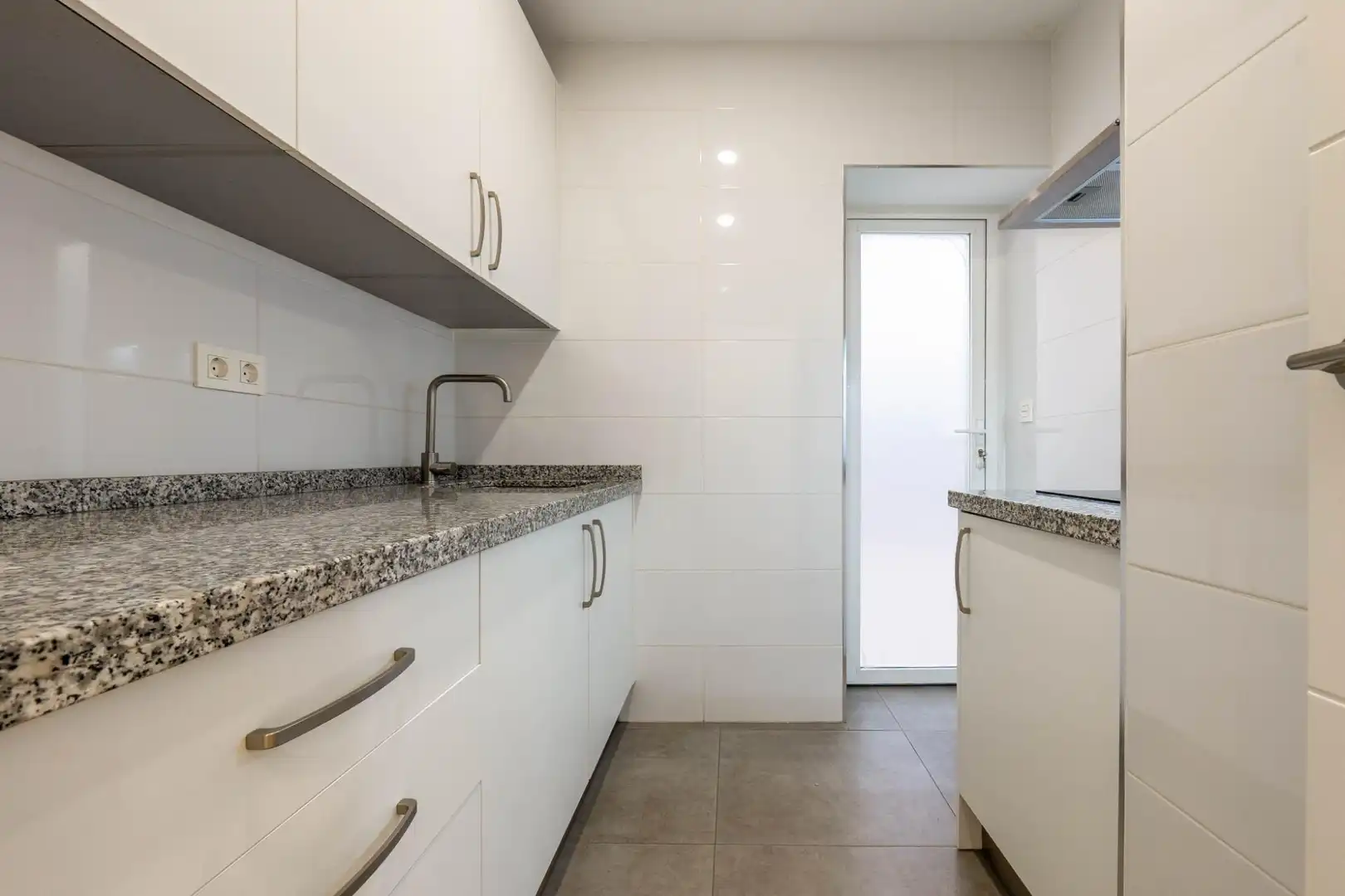 Cocina de Piso en venta en Granada con Calefacción