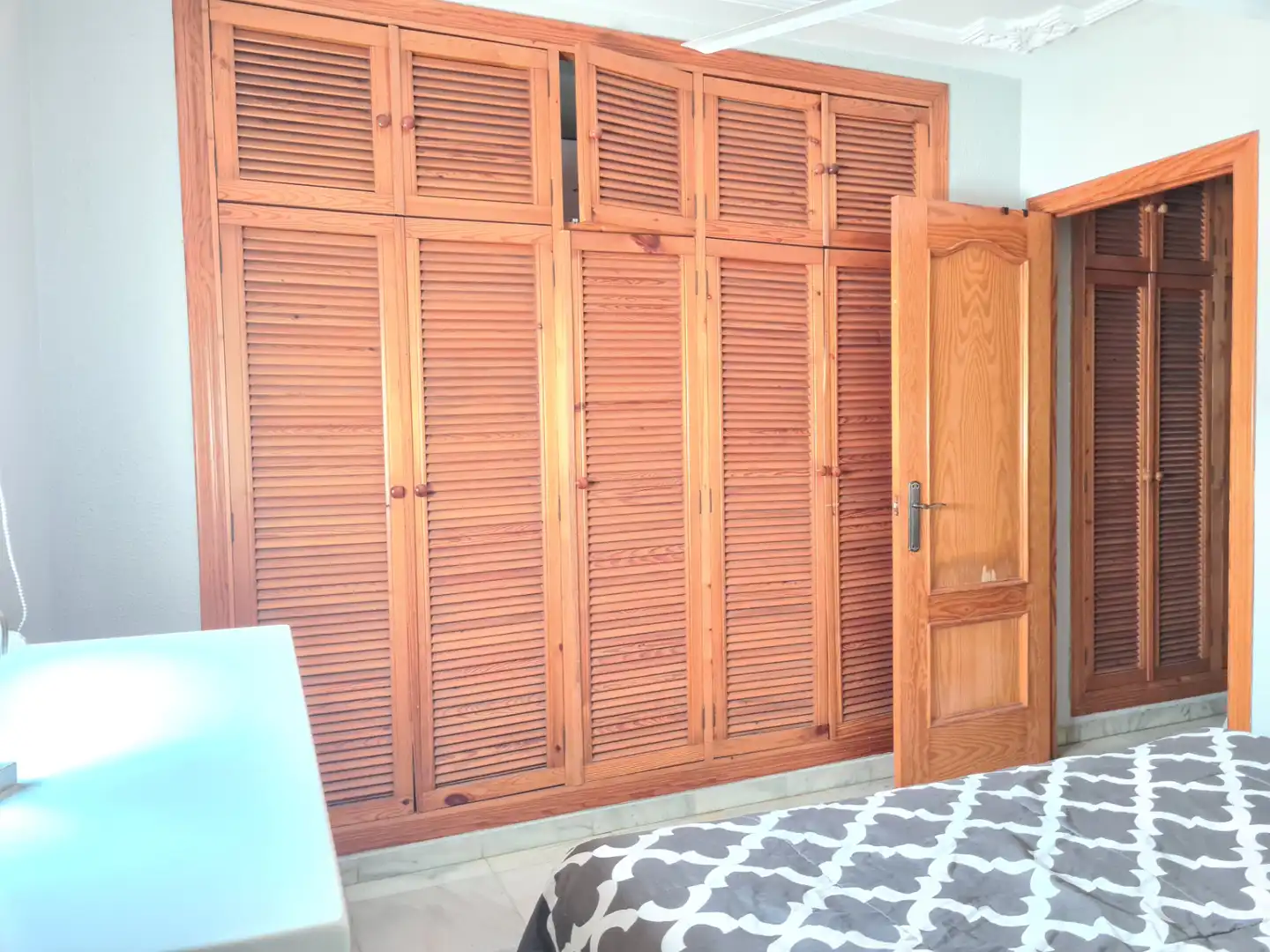 Bedroom of Flat for sale in Sevilla  with Air Conditioner, Terrace and Balcony