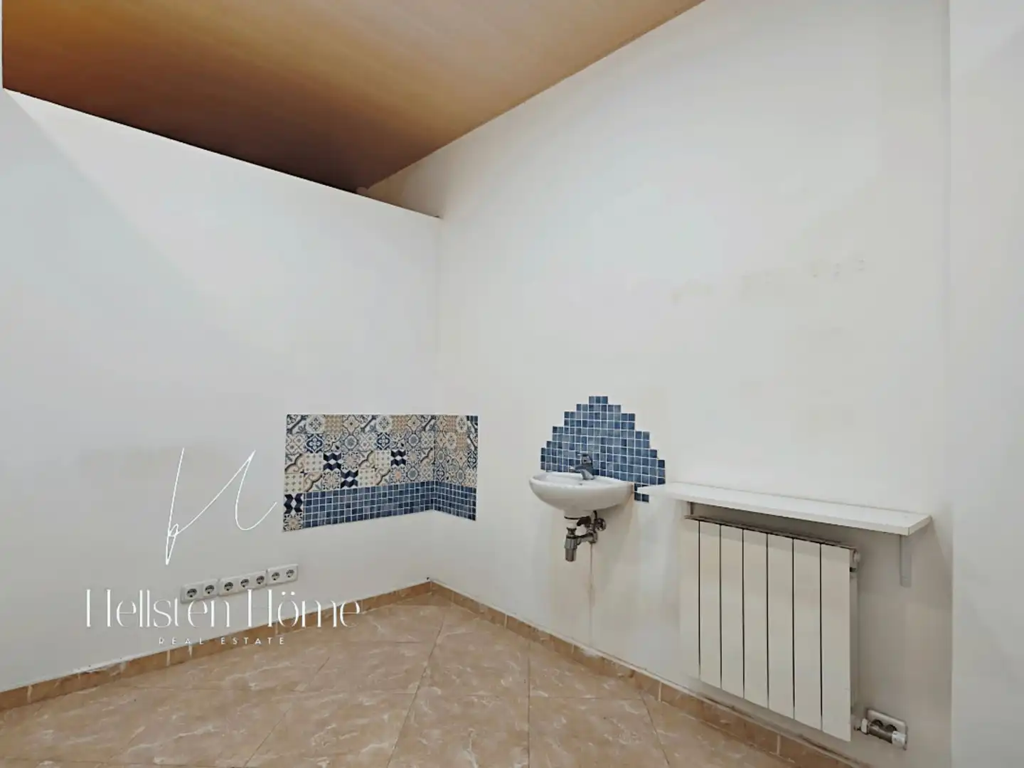 Badezimmer von Geschaftsraum zur Miete in Santa Coloma de Cervelló mit Klimaanlage
