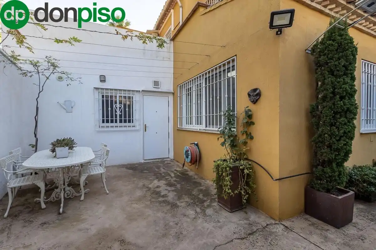 Haus oder Chalet zum Verkauf in Calle ZORAYA, Camino de los Neveros - Serrallo