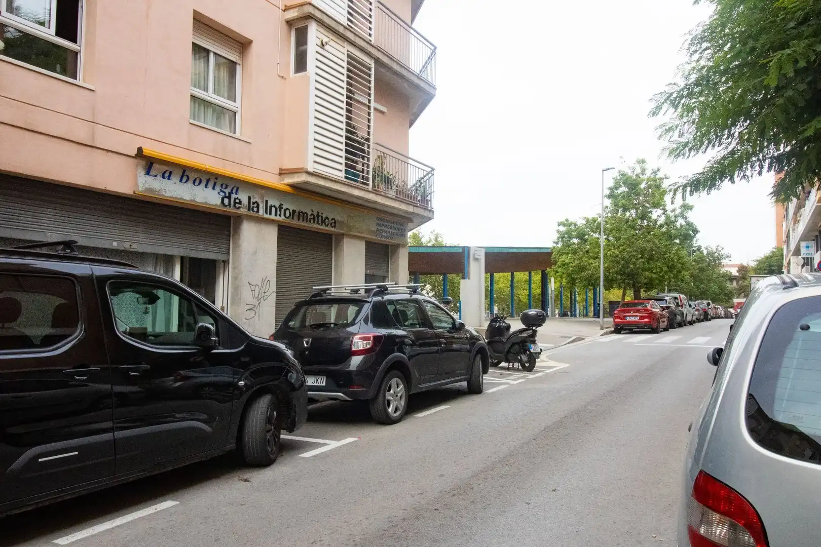 Aparcament de Local en venda en Roses